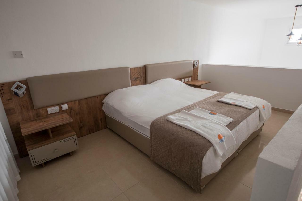 Deniz Airport Suites Nicosia Exterior photo