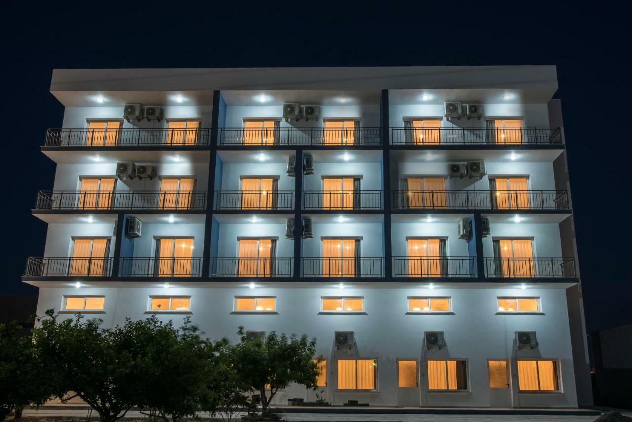 Deniz Airport Suites Nicosia Exterior photo